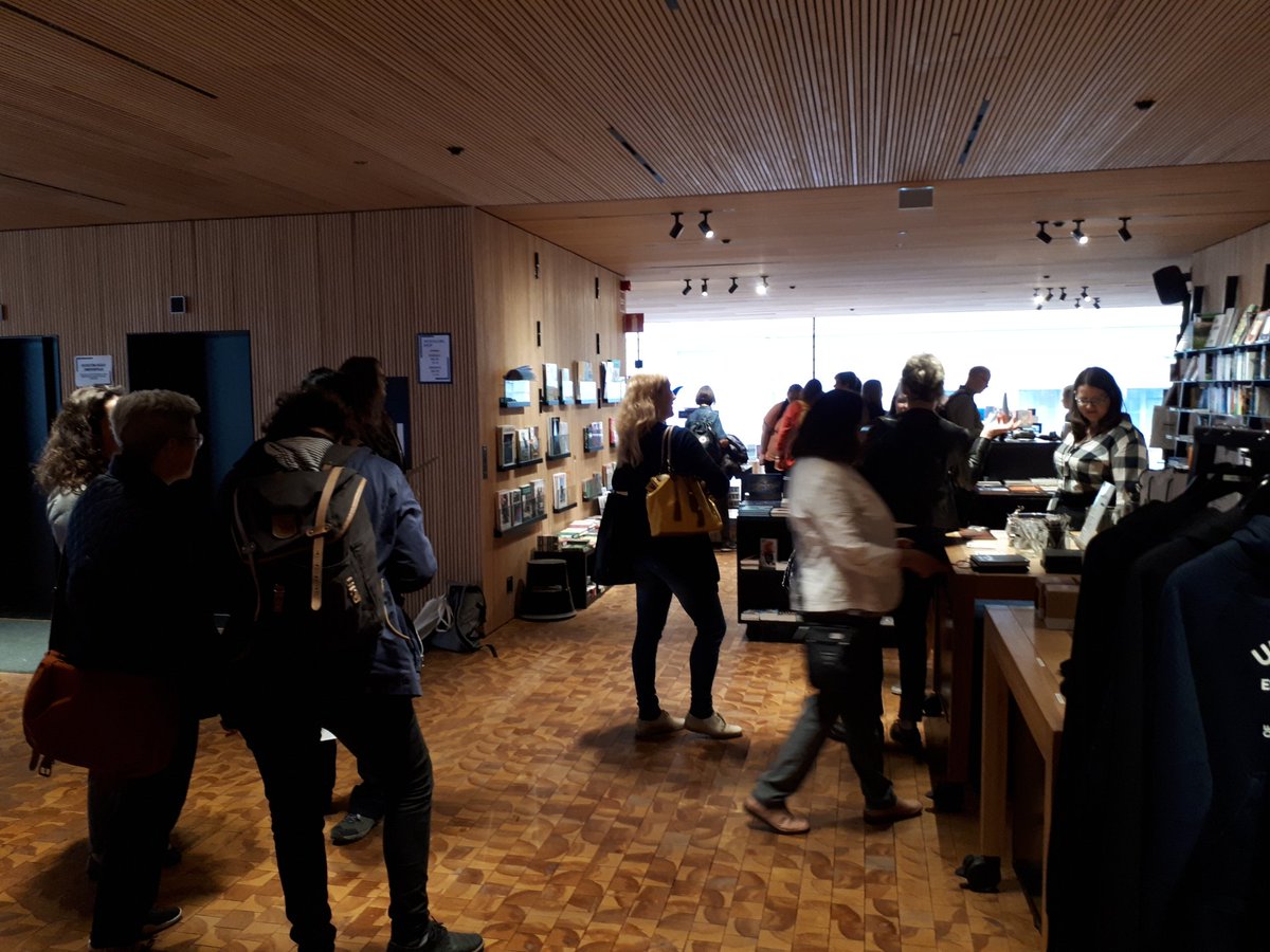 HULib's tweet photo. Shopping time in Think Corner of #helsinkiuni #ISEWLib https://t.co/bKPHwaiBBm