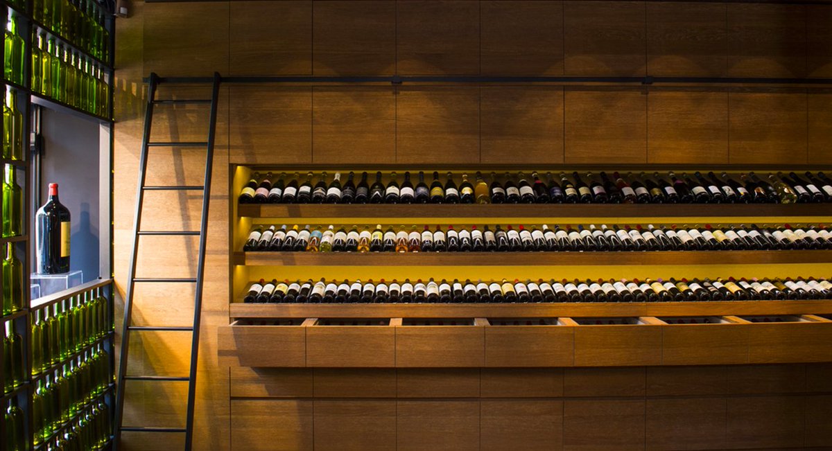 Les cinq plus belles #caves à vin de Paris 🍾 ►bit.ly/2II7Fzp 
<a href="/VanityFairFR/">VANITY FAIR FRANCE</a> <a href="/TailleventParis/">Taillevent Paris</a>