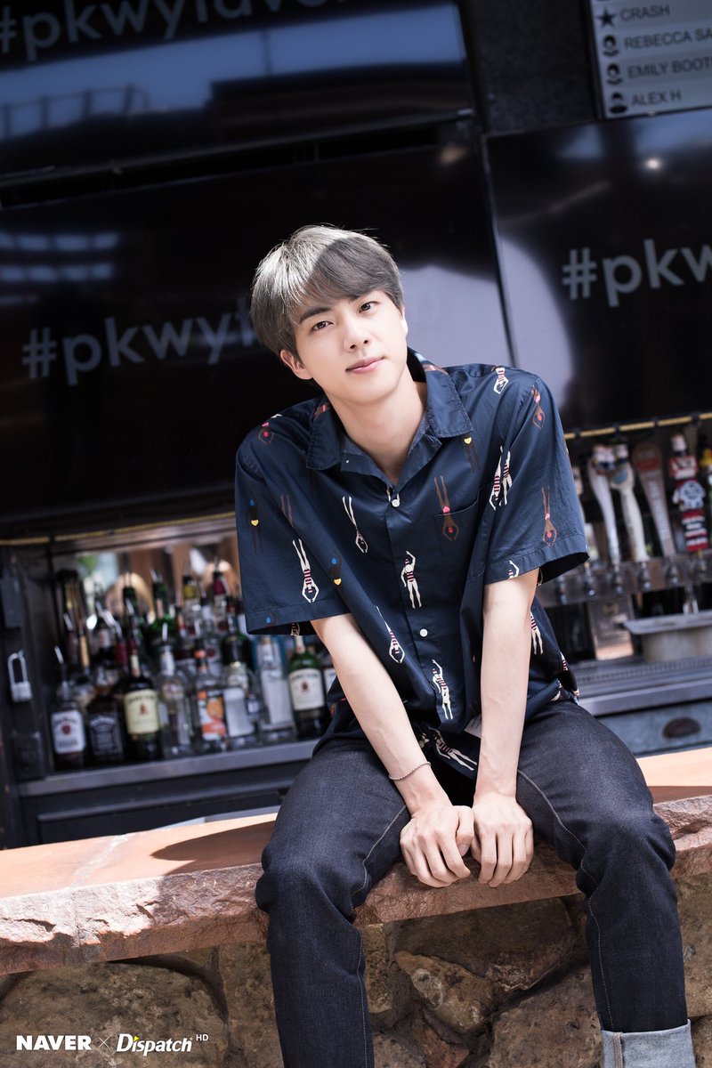 wevkook's tweet photo. Eomma comes out when I see Jin world-wide handsome
#Jinn #JinUpdate #KoreaDispatch #KoreanUpdates #BTSDispatch #BTSDayStreamParty #BTSWORLD_OST #btsv #BTSARMY #BTSFESTA2019 #방탄소년단 https://t.co/P5xjz0WFli