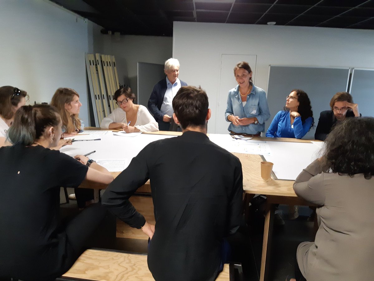 agenda21gironde's tweet photo. Passer en atelier de transfo. Dans le #LivingLab de @capsciences challenge de 2 porteurs de projets : @LaBascule et #LaboCitoyen de @Bassens33 . Accueillir @PatrickViveret cousin de cœur de #LaGirondeSInvente #cousinade https://t.co/HyLkOxiXs0