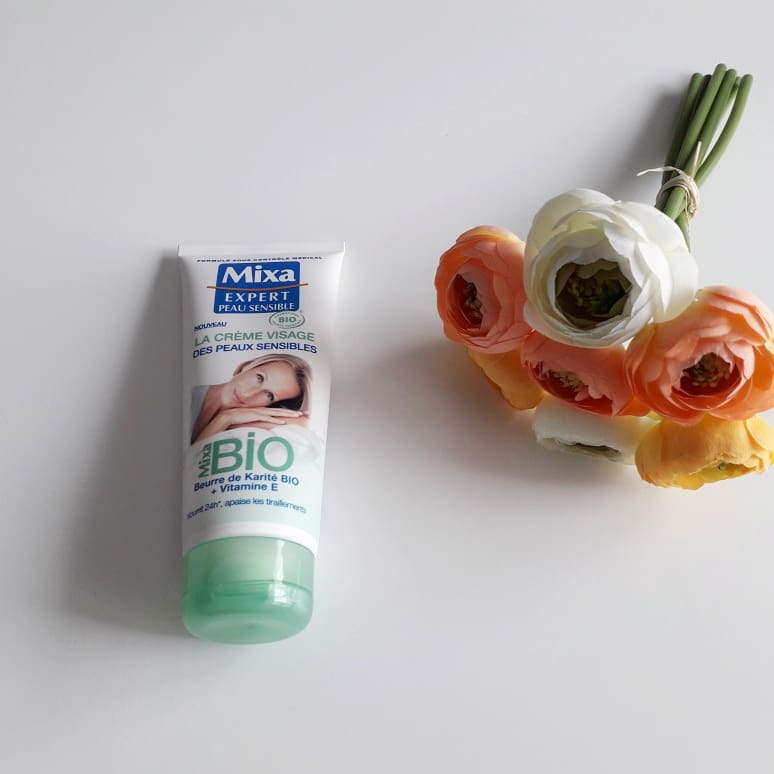 Beautysimple5's tweet photo. j'ai découvert cette crème visage peaux sensibles bio avec @beaute_test , @mixa_fr texture onctueuse rapidement absorbée sans finis gras,formulée au beurre de karité bio,nourrit intensément,protège du dessèchement, apaise les rougeurs enrichie en vitamine E, #mixafr #beautetest https://t.co/TeEsDlfs13