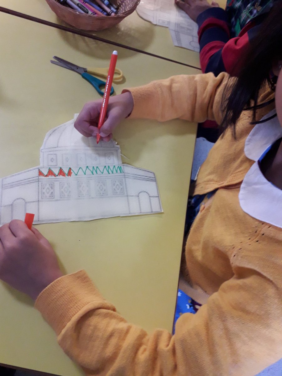 Rowlatts_TMET's tweet photo. Our Year 1 pupils enjoying designing a Mosque and mehndhi designs as part of our Eid celebrations #rhre β #EidMubarak https://t.co/0dzs7X6NO8