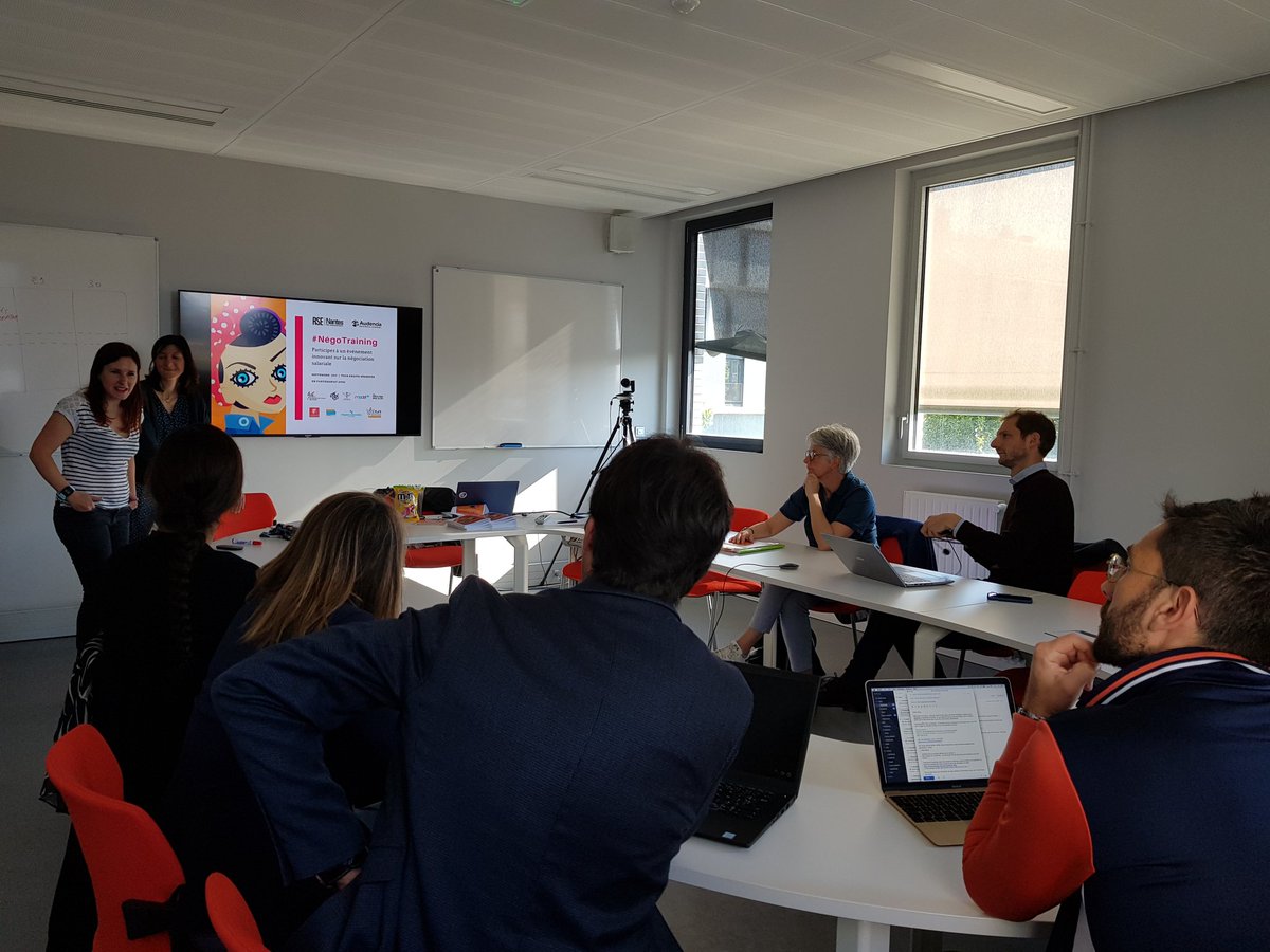 ClemenceRouart's tweet photo. [Formation] 🔝👩🏻‍🏫Quel plaisir ce matin d animer la 1ère session mixte 🚹🚺 #negotraining  
Merci @audencia de permettre ces  formations 
✅ les 🚹 gagnent 23% de + que les 🚺
✅les 🚺 perdent 600€/mois 
✅1🚺 sur 8 négocie son salaire contre 1🚹sur 2 
#EgalitéFH #DefiEgalite https://t.co/z9lfqSC3hn