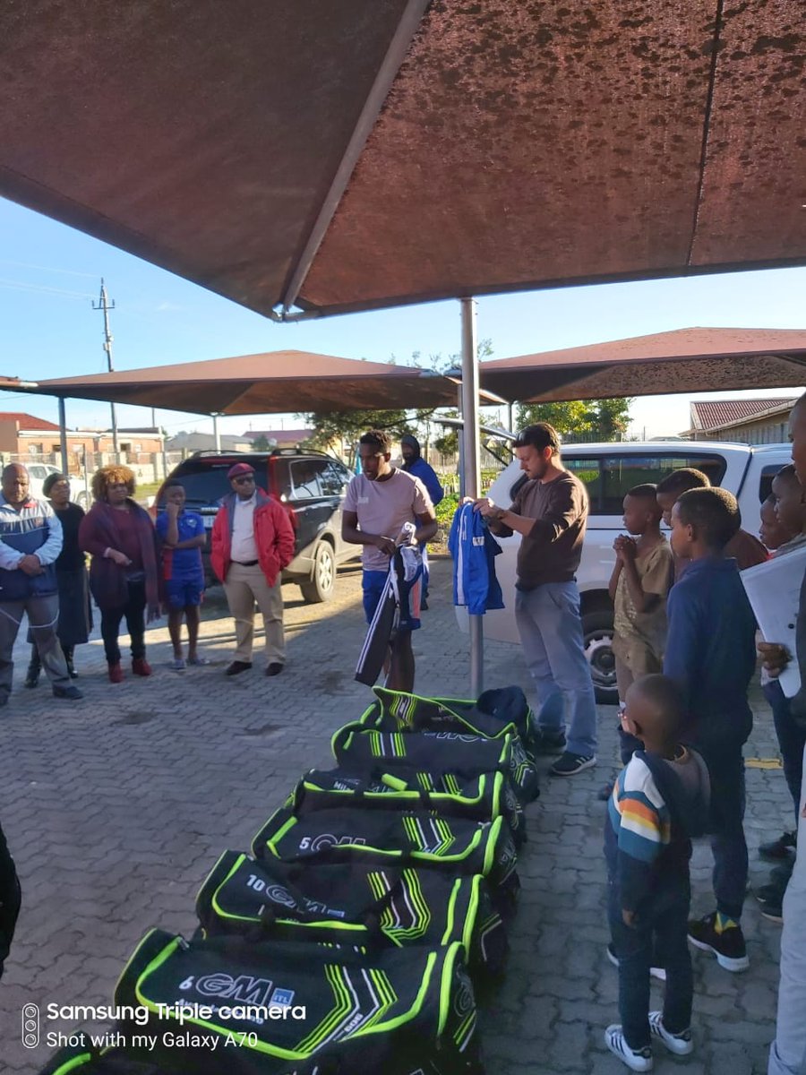 CATCH_Trust's tweet photo. #UK #CricketWorldCup tour final preparations - GKF u/13 Players recieving their kit at Impendulo Primary School. Thank you @adidasZA @GMCricket @SpurSports @WhiteCalling #peninsulabeverages #itlgroup https://t.co/Br9KVXGz9N