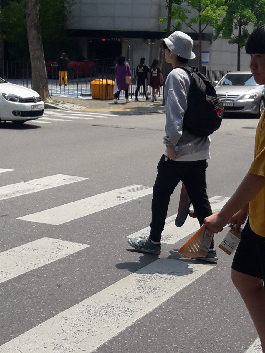 HEYISAACSPACE's tweet photo. (190615) isaac was spotted heading  towards his studio today 
#isaac #isaackwon #권진욱  #kwonjinwook #kwonisaac https://t.co/3AfUIF3g4V
