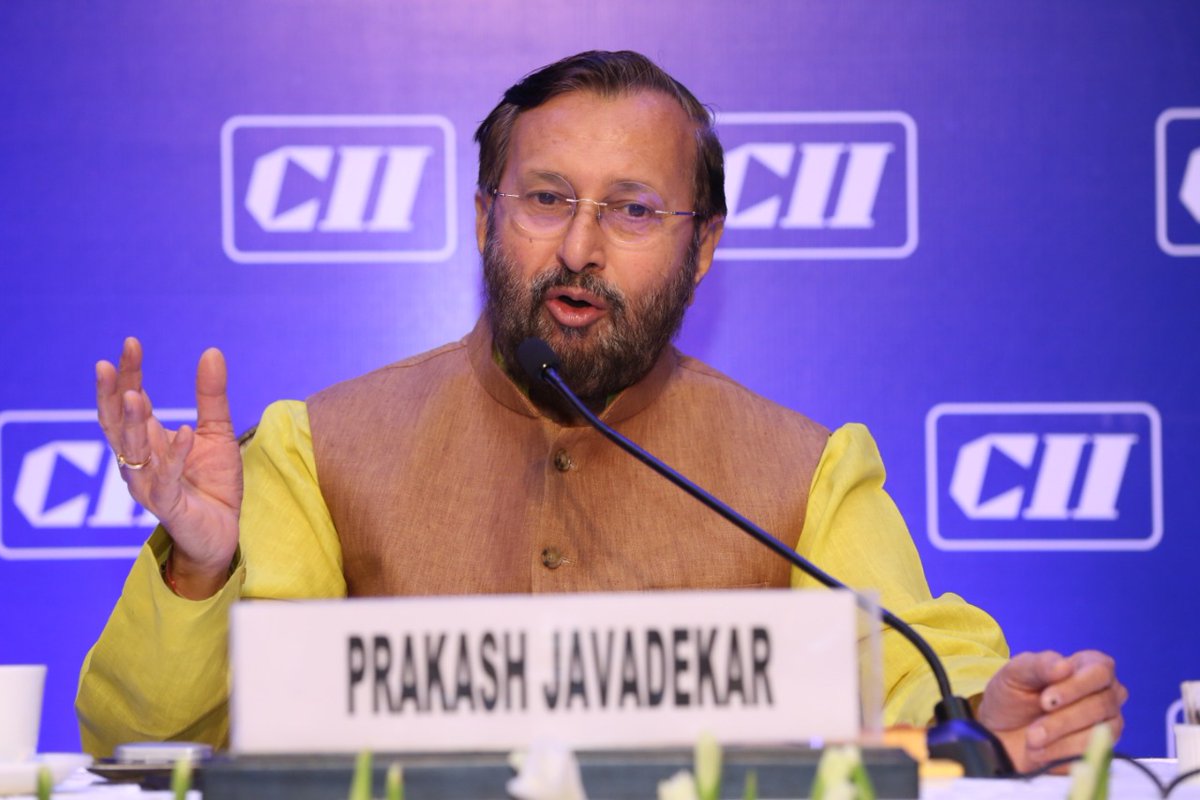 airnewsalerts's tweet photo. Govt has expedited the environment clearance for industries & Environment Ministry is no more road blocker in the development: @PrakashJavdekar https://t.co/DqQgXJBb2a