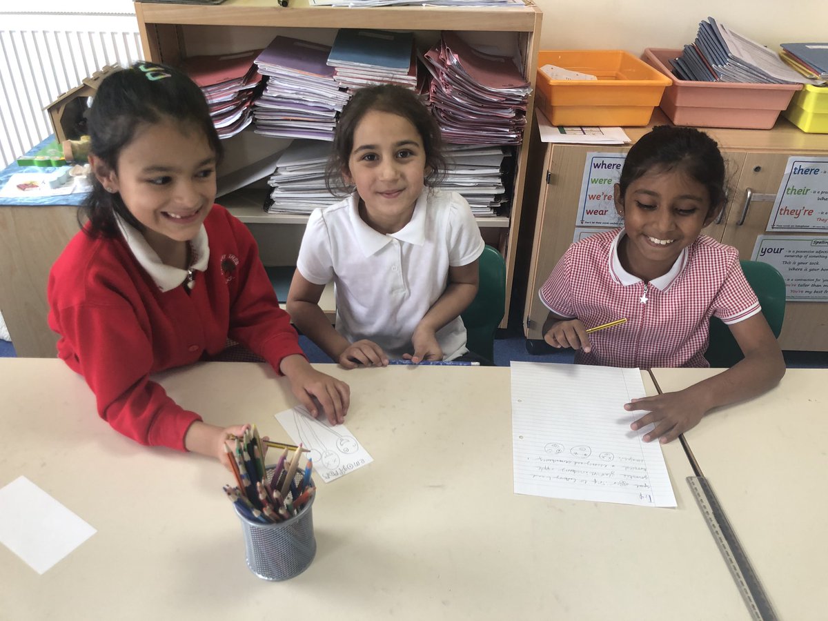MissPopat1's tweet photo. We created our own chocolate lollipops, learnt about where it came from and deigned our own chocolate bars for our companies! #Chocoholic! #CTTheme #Mayans @headcherrytree1 🍫 https://t.co/FakZq3qSyt