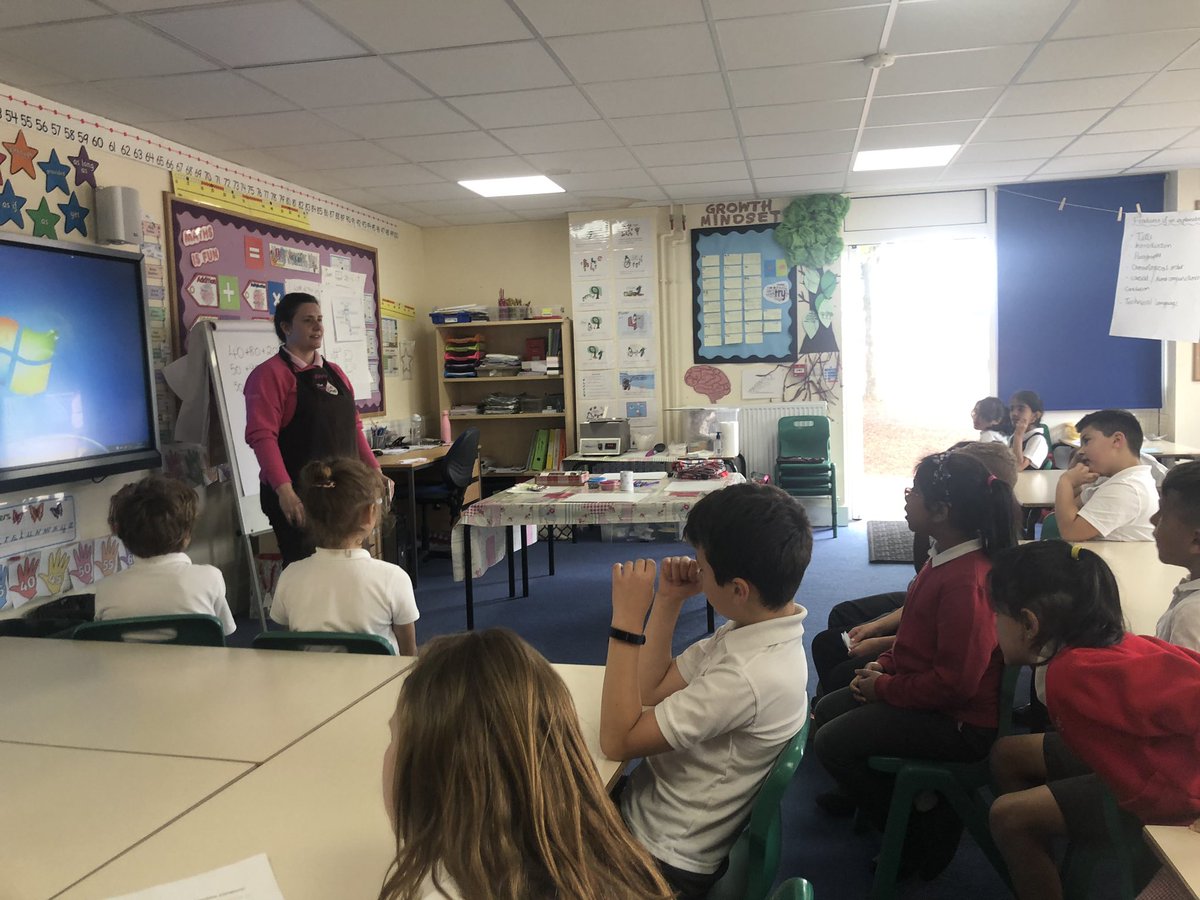 MissPopat1's tweet photo. We created our own chocolate lollipops, learnt about where it came from and deigned our own chocolate bars for our companies! #Chocoholic! #CTTheme #Mayans @headcherrytree1 🍫 https://t.co/FakZq3qSyt