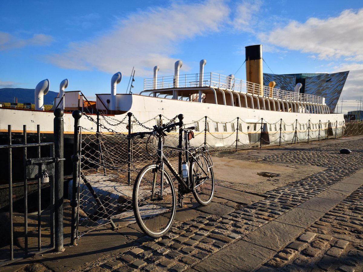 jikemeffrey's tweet image. En route #ROB7