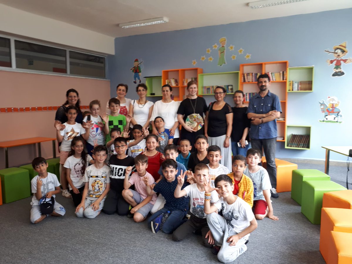 KartalProjesi's tweet photo. Eğe Sanayi İlkokulu'nda ritimli masal anlatımı ve söyleşisi yapıldı.
Anlatan öğretmenimize, gelişmeye ve yeniliğe açık Eğe Sanayi İlkokulu yetkililerine ve projeye çok katkı sağlayan Sayın Harun Reşit Dengiz Öğretmenimize teşekkür ederiz.
@tcmeb
@Istanbul_ILMEM
@harunreitdengi2 https://t.co/PPqqzpiMfO