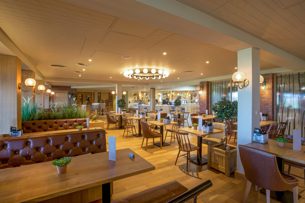 BaileyHJoinery's tweet photo. #countryhotel #flooring #contractor https://t.co/3CV7ryGUad