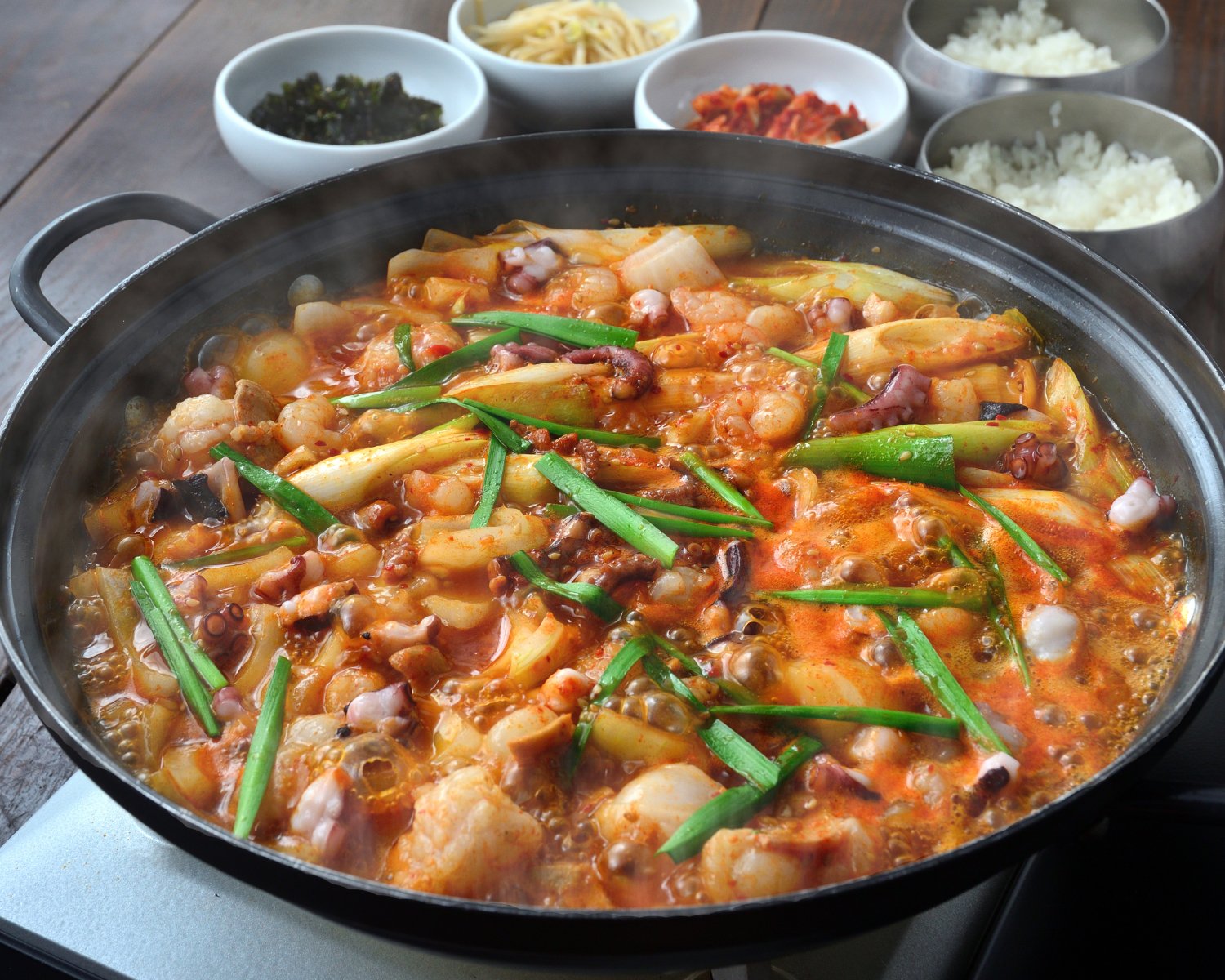 ソウルトゥソウル 釜山名物ナッコプセ 手長ダコ ホルモン 海老が入ったピリ辛鍋 ザバン海苔を乗せたご飯と一緒に食べるとサイコーです 梅田 韓国料理 ナッコプセ プロジェクター K Pop Kpop T Co Kjkmmrga87 Twitter ソウルトゥソウル 釜山名物ナッコプセ 手長ダコ ホルモン 海老が入ったピリ辛鍋 ザバン海苔を乗せたご飯と一緒に食べるとサイコーです 梅田 韓国料理 ナッコプセ プロジェクター K Pop Kpop T Co Kjkmmrga87 Twitter