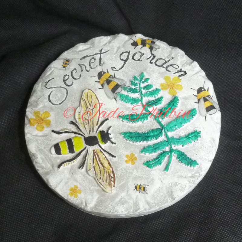 Jade_Philbin's tweet photo. Check this beauty out! Anther unique ocupaged and hand painted garden decorative stepping stone with #bees on it, what o you all think?
#earlybiz #UKEarlyHour #ATSOPRO #ATSocialMedia #ukhashtags #earlybid https://t.co/HwWDBI9sHT