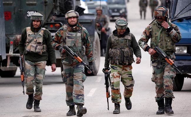 newsforcemedia's tweet photo. जम्मू एवं कश्मीर के पुलवामा में मुठभेड़ - https://t.co/ekZXTnROUf
#attack https://t.co/jVs37ptxaA