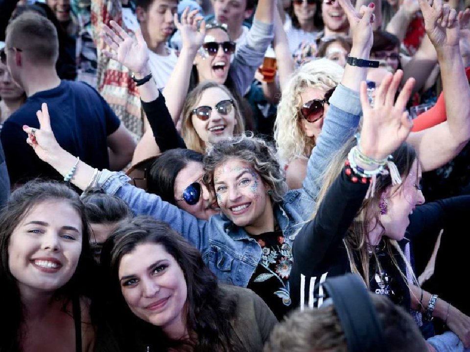 GHRDevon's tweet photo. NEWS: The popular @Occombe_Farm festival returns later. @PaigntonNHT are urging people not to walk home on the Ring Road saying the ticket includes bus transport. #Occombe #Torbay #OccombeFestival https://t.co/6pS00iKGV6 https://t.co/kcmiSr80LA