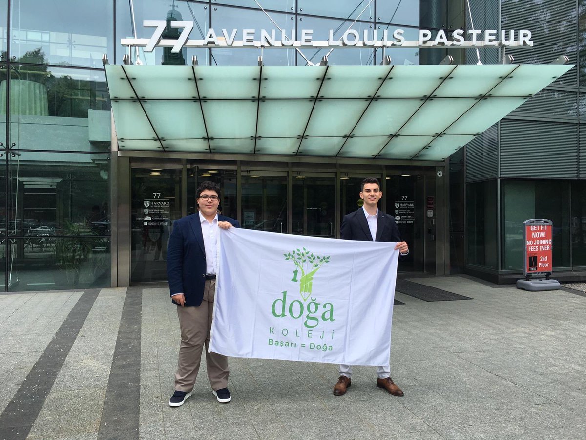 ÖğrencilerimizEmir Akdaşcı,Ege Özlem “Çimento üretiminde açığa çıkan karbondioksit gazından soğutucu sistem yapımı” adlı kimya projelerini ABD’de Harvard Üniversitesinde sundu.
<a href="/AliRizaLule/">Ali Rıza Lüle</a> <a href="/KvancBarlas/">Kıvanç Barlas 🇹🇷</a> <a href="/SelinGundogu/">Sultan Selin Gündoğu</a> <a href="/Glrbci/">Gül Arabaci</a> <a href="/ezgizdl/">ezgiozdil</a> 
#ciglibilimdogakoleji #harvarduniversity