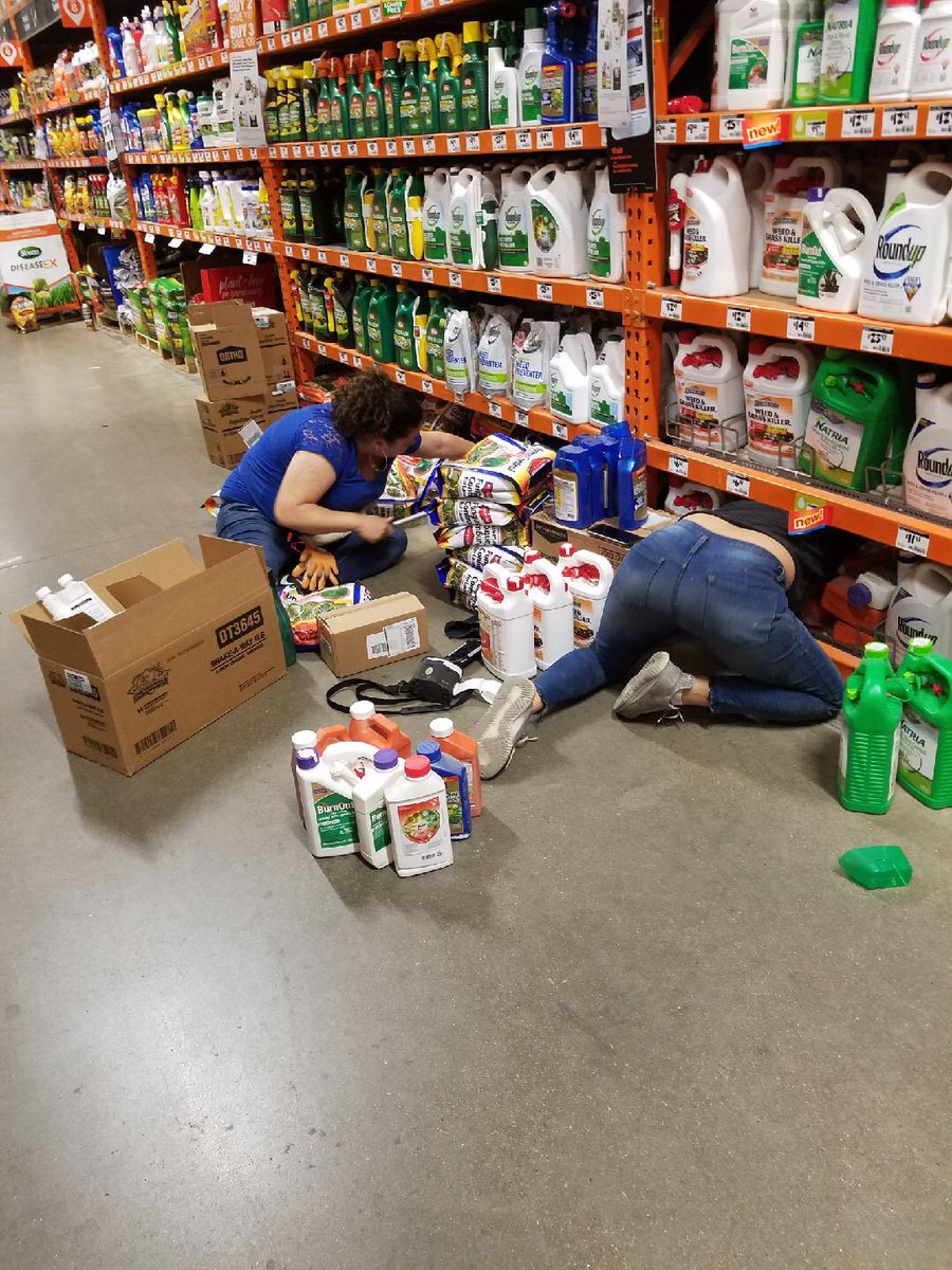 ECook1225's tweet photo. Inventory team getting it done. Rack diving 101. This crew is rocking it. Awesome job and thank you for your hard work and dedication. #killeenstrong. @NancyMelchor7 @Lisa05634610 @Tamica45203629 @AsacowensOwens @BabyBoi1977 https://t.co/Idt50kk2GZ