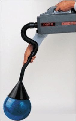 MikeNowels's tweet image. Goodbye to a building that, until two days ago, I thought was sponsored by a vacuum company #OracleArena #90sbaby