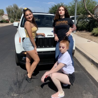 BurbyShire's tweet photo. my ladies #NewProfilePic https://t.co/lyjDywiz2R