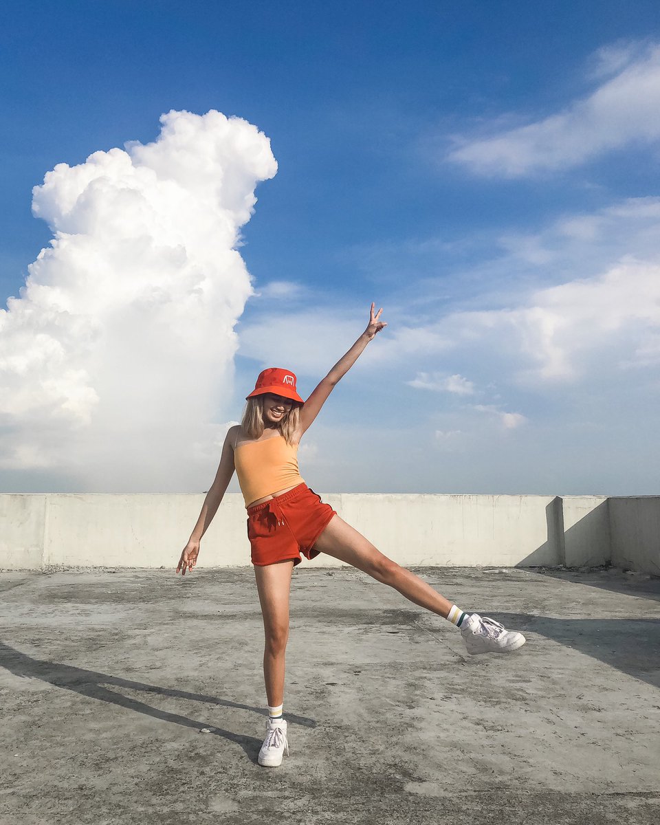 phamswing's tweet photo. Sorry kung hindi ako kumportable sa bra at sorry din kung hindi ko pa nalalabhan mga bra kong malambot 🙄 https://t.co/IqzX08SbiB