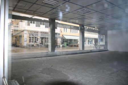 Viability_ZHAW's tweet photo. Unser Dozent @heim_edgar über freistehende Ladenflächen in der #Altstadt von #Winterthur und warum der #Einkauf wieder zum Erlebnis werden muss: https://t.co/tUUQ2MQJV6
@ZHAW @sml_zhaw https://t.co/RfJ5gra25D