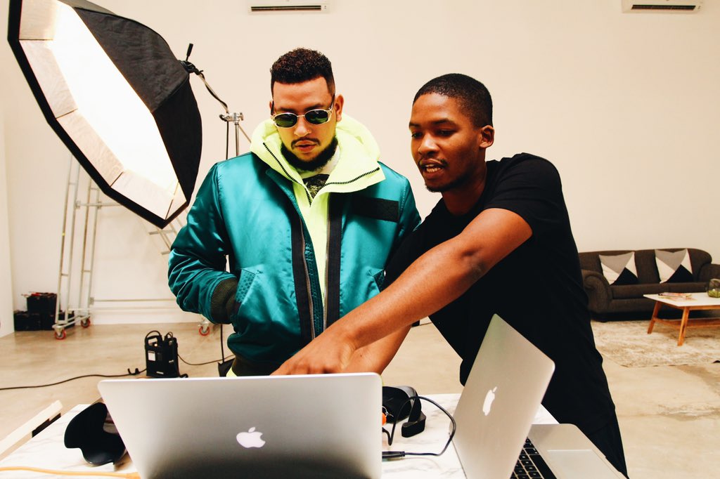 OffClementSA's tweet photo. @lowkie4_20 @nolu_yolo @MschildNkosi #story101 #Mmemberville #Chillspot101
We coming back live with Meech later on
Dankie shane
We secure the bag ma Babyboy
So we've come to the end of the chill spot.. To the readers and listeners. Thank you for tuning in
Thank you Shane, Cici and Buhle
Refreshments in the kitchen https://t.co/WTzwJxaKcw
