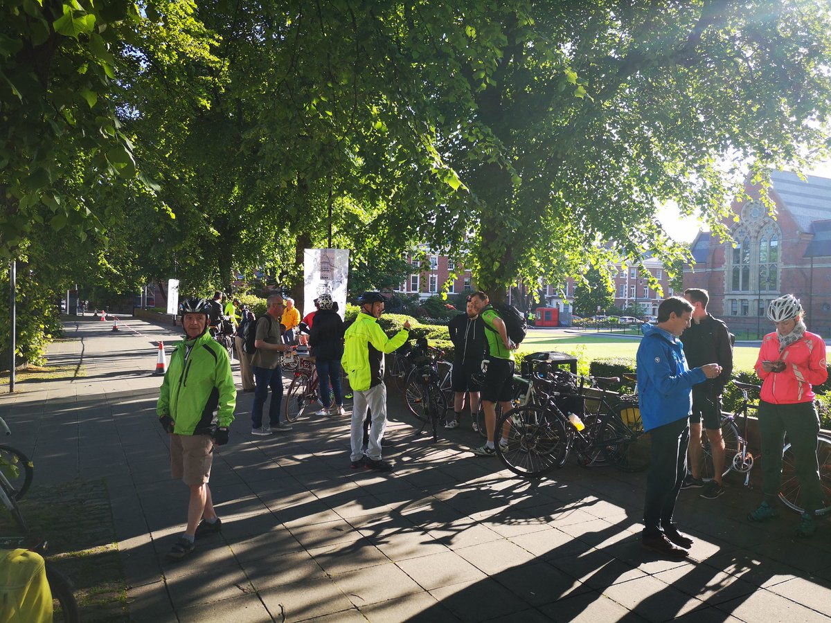 jikemeffrey's tweet image. Registration. Get your sticker! #ROB7