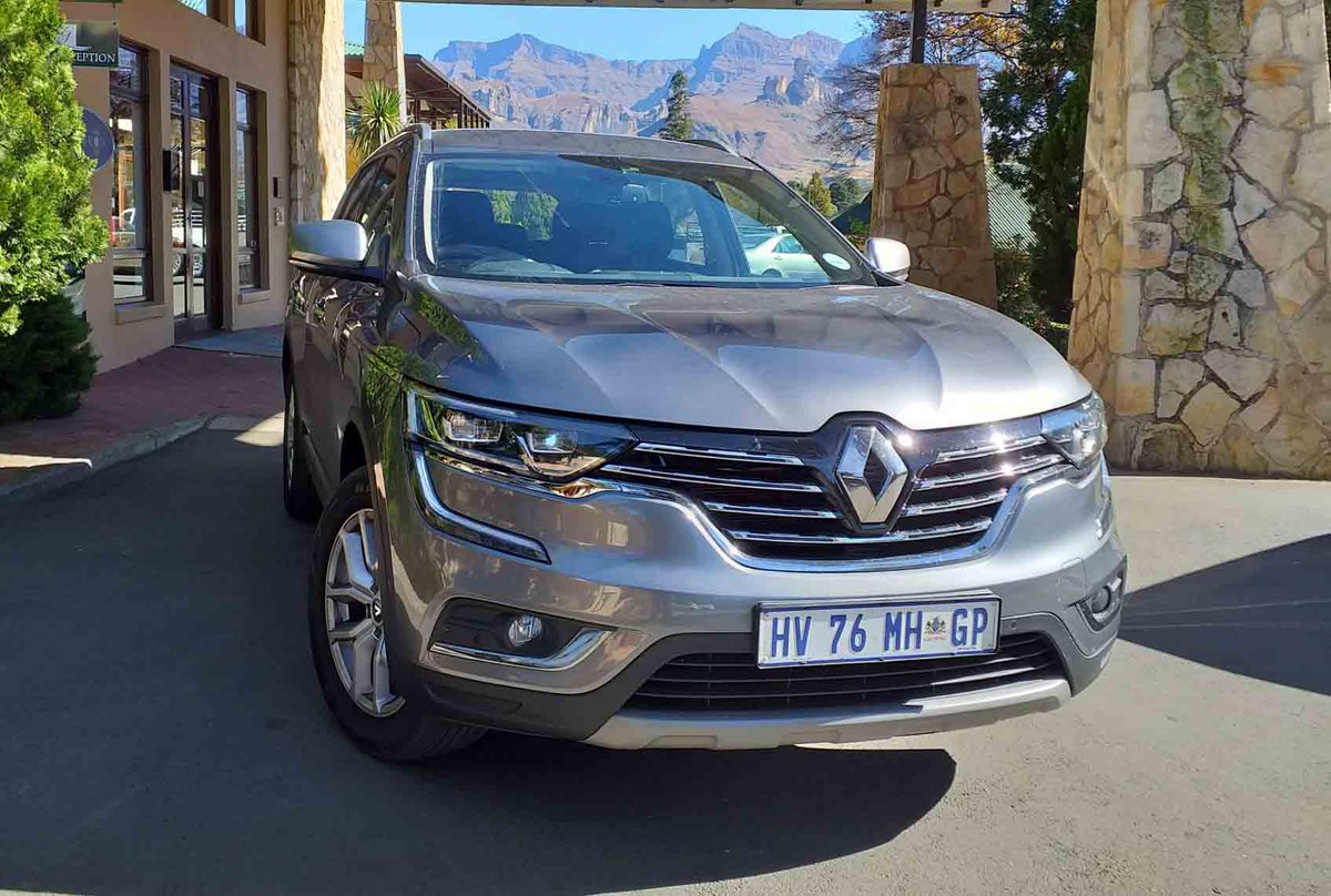 HyggeQueen1's tweet photo. James Siddall @SiddallJames on driving the new @Renault_SA Koleos 2.5 Dynamique to the Gooderson Drakensberg Gardens Golf &amp; Spa Resort #mountainmagic
https://t.co/Tz3cuj7ldj
@Gooderson https://t.co/bfbfQfMrG7
