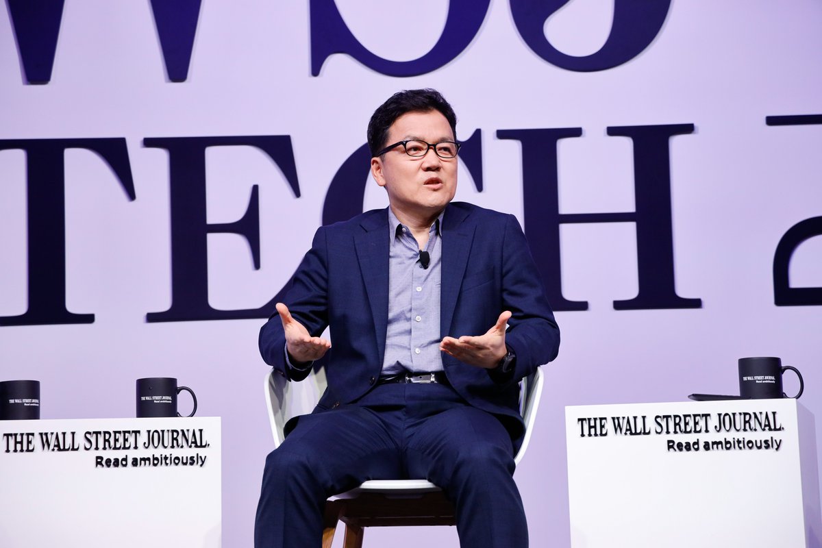 WSJTech's tweet photo. Samsung saw an "overwhelming" response to its 5G smartphones initially, with the company selling out of the next-generation device early on, Samsung's Junehee Lee says at #WSJDLive in Hong Kong https://t.co/0XPCi9YtYo
