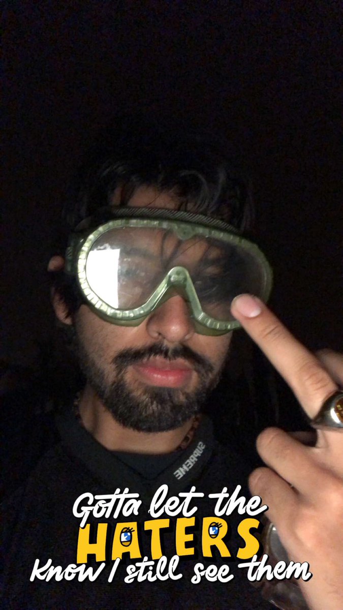 _Raw_Dawg's tweet photo. Damn just got done Celebrating with @Raptors !! Kawhi is really a Fun Guy! My life a movie. #AppleTimeAppleTime #BoardManGetsPaid @Drake https://t.co/NPT34f1chm