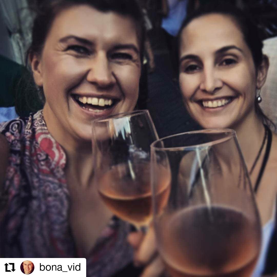 #SaveTheDate 3years ago I met Marina from <a href="/lacasasecreta/">Monsieur Lapin</a>
She will be our "guest experience master":

➡️ conducting an amazing cocktail show of Brasilian caipirinhas!! 🍹
➡️ With the great music of @matukedjsession 🎧

📍in @el_suro_bcn

📅Sat. June 15th at 8 p.m.
fun, surprises