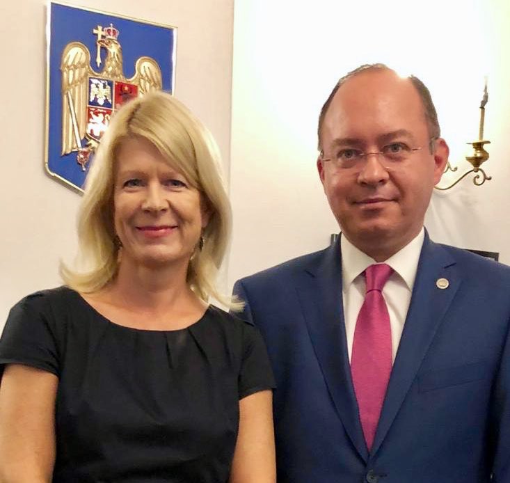 pmpohjanheimo's tweet photo. It is time to leave. Thank you, Romania, for these busy and vivid years! Bilateral relations better than ever. #Finland #Romania #eu2019ro #eu2019fi โฆ@BogdanAurescuโฉ โฆ@geociambaโฉ โฆโฆ@teodormelescanuโฉ https://t.co/LMCRjfbfVd