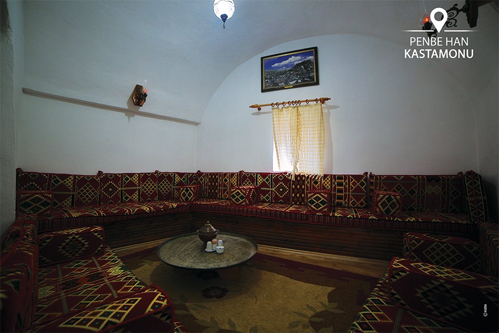 travelkastamonu's tweet photo. #CumaModu nuzu yükseltmek için neler yaparsınız :) İş çıkışı tarihi Penbe Han'da bir türk kahvesi iyi gelmez mi?

#kastamonutravel #keşfetmeyehazırmısın  #kastamonu #penbehan #tarihihan #zamandayolculuk #travelintime #fridaymood https://t.co/E0BQKMWYjH
