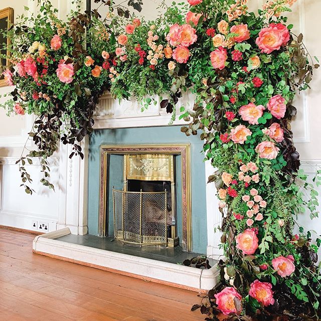 Day 2 of 3 weddings in 3 days , we created a fire place and ceremony set up, tumbling peonies were the star of the show! Thank you <a href="/epilkingtonwed/">Emma Pilkington</a>  for capturing all our designs so beautifully #mantlepieceflowers #floralinstallation #mantledecor #flowerc… bit.ly/2KON8Mj