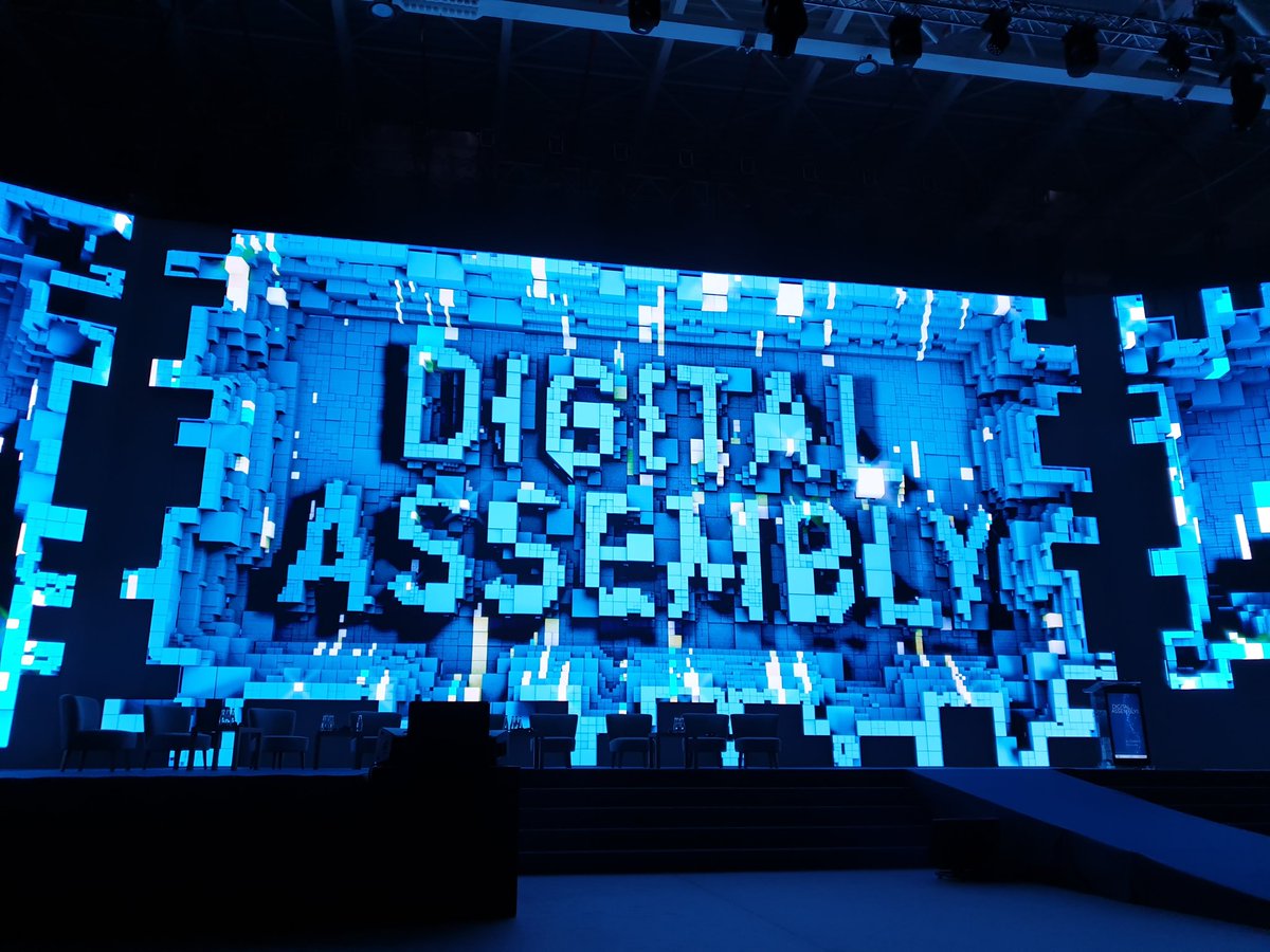 Stella_Vaskoudi's tweet photo. RT DSMeu "RT AdvertisingEASA: DG CNECT clearly pulled all the stops for their #DA19eu with some beautiful opening visuals. Happy to be in #Bucharest to discuss #digital policy with #EU stakeholders today. #DigitalAssembly2019 https://t.co/RpL7NGekPy"