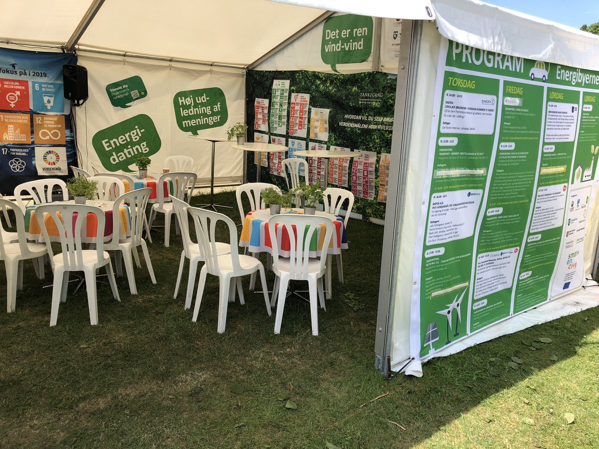 Kom i god tid, hvis du vil høre Connie Hedegaard i teltet hos #Energibyerne og #Tankegang kl 11. Vi har kaffe på kanden og tid til en klimasnak.