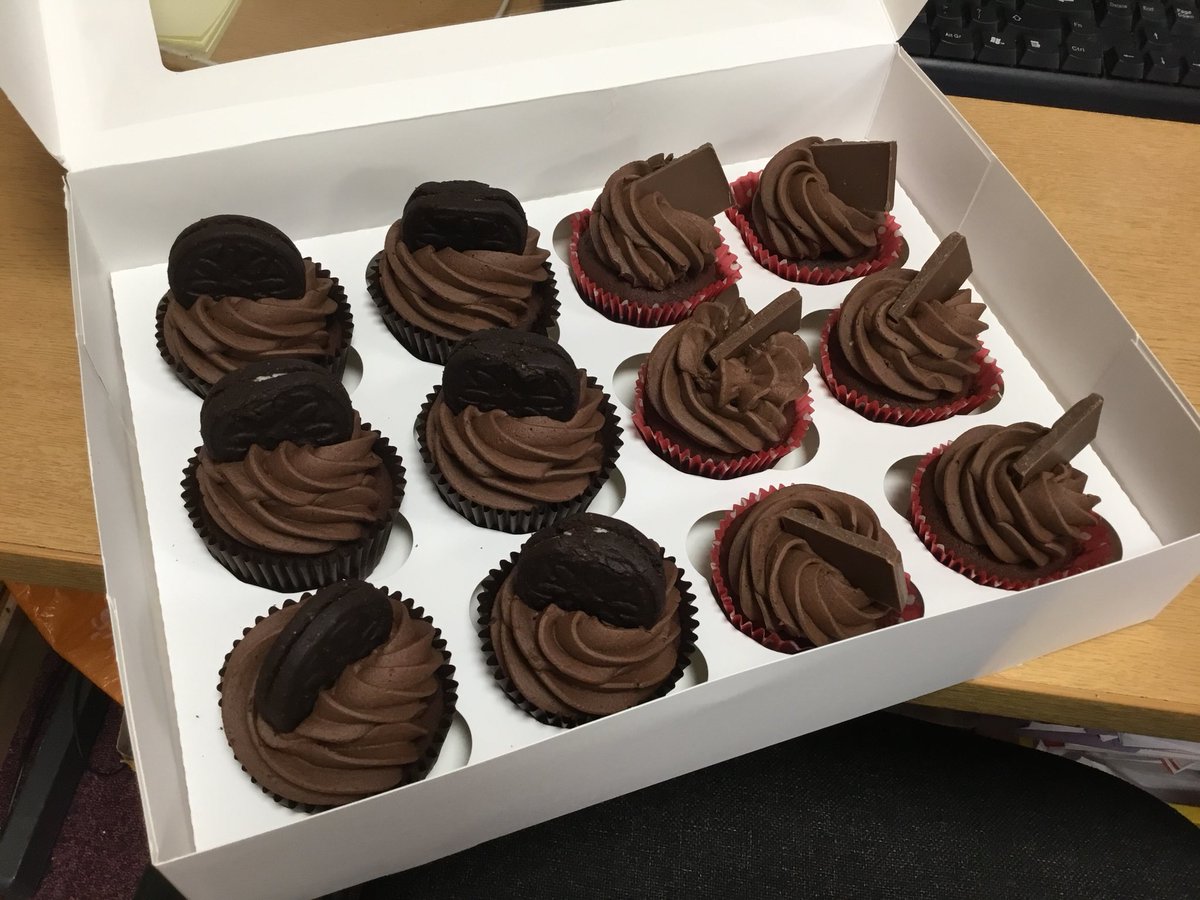 HanhamPE's tweet photo. Thank you! Lovely cakes, we all enjoyed eating them! You’re very kind. #year11makegreatcakes #youwillbemissed #goodluckinthefuture #seeyouatprom https://t.co/mxMZ0KEMsX