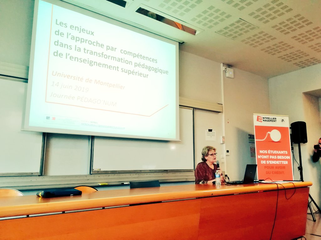 CatherineENSCM's tweet photo. Intervention de Patricia Arnault de la #MiPNES à #PedagoNUM sur les enjeux de l'approche par compétences dans la transformation pédagogique de l'enseignement supérieur @umontpellier @MtpManagement https://t.co/dRh80XCNKN