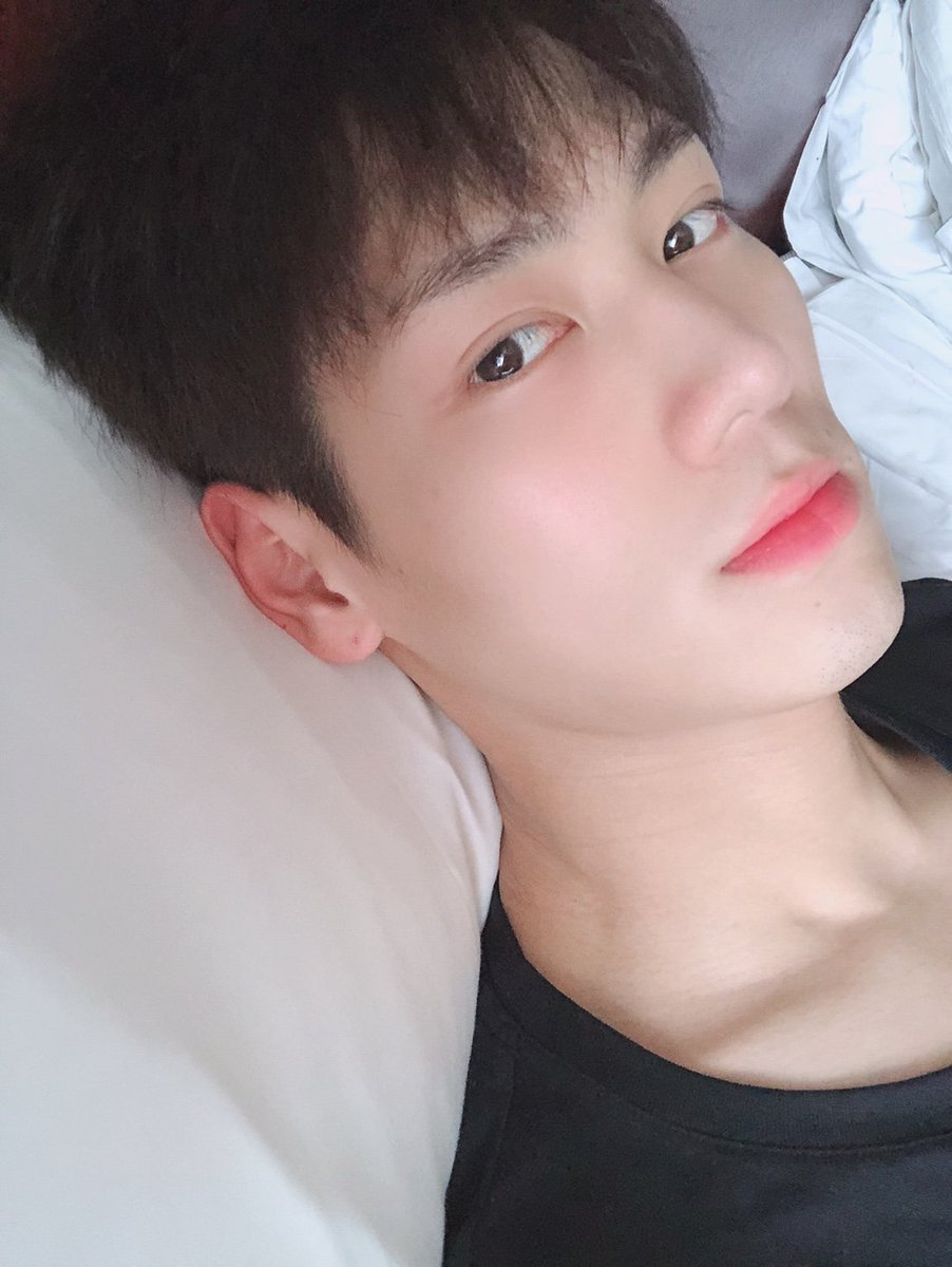 Tara_Imfact's tweet photo. He is....... BF💖💖
#LEESANG
#DeliciousSang
#PrinceSang
#SangSang
#loveSangPhoto
#IMFACT https://t.co/zyScSlVDEY