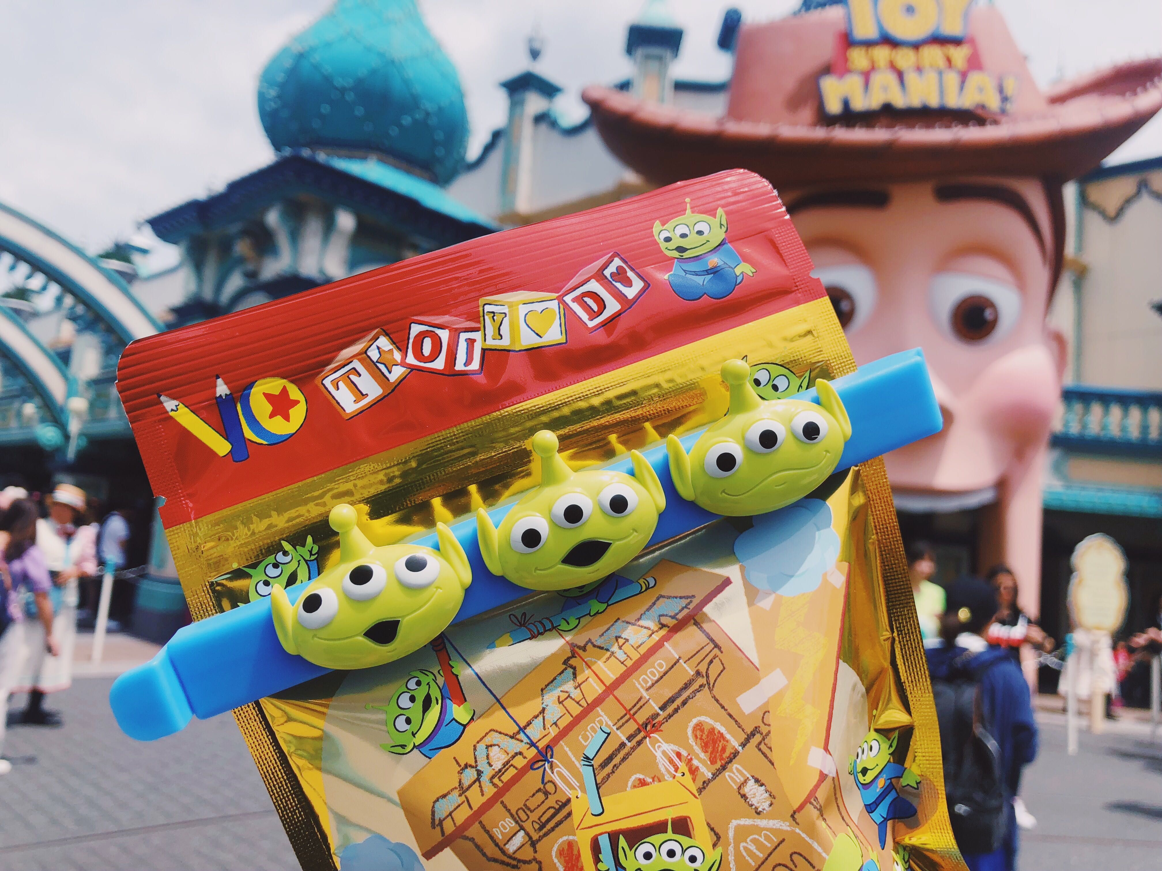 Buzzfeed Japan 食べかけのお菓子どうするか問題 を解決するグッズが まさかのディズニーに売ってました リトルグリーンメンの袋留めクリップです かわいいし実用的だし これお土産に最高では T Co I4joy2edvw T Co 469yxgnhio