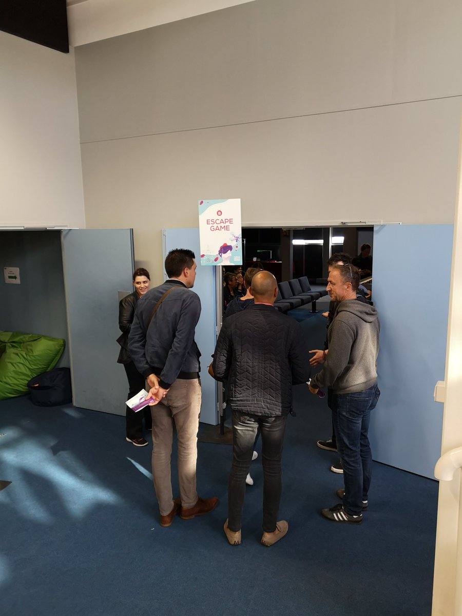 GretaMarini's tweet photo. Journée "Smart Port" pour les salarié(e)s de HAROPA - Ports du Havre au @LHPortCenter. Un aperçu des technologies qui viendront de plus un plus façonner notre environnement de travail de demain. Préparons nous! #LHPortcenter #smartportcity #brassagedespublics #smartportcity https://t.co/W9HgBvie47