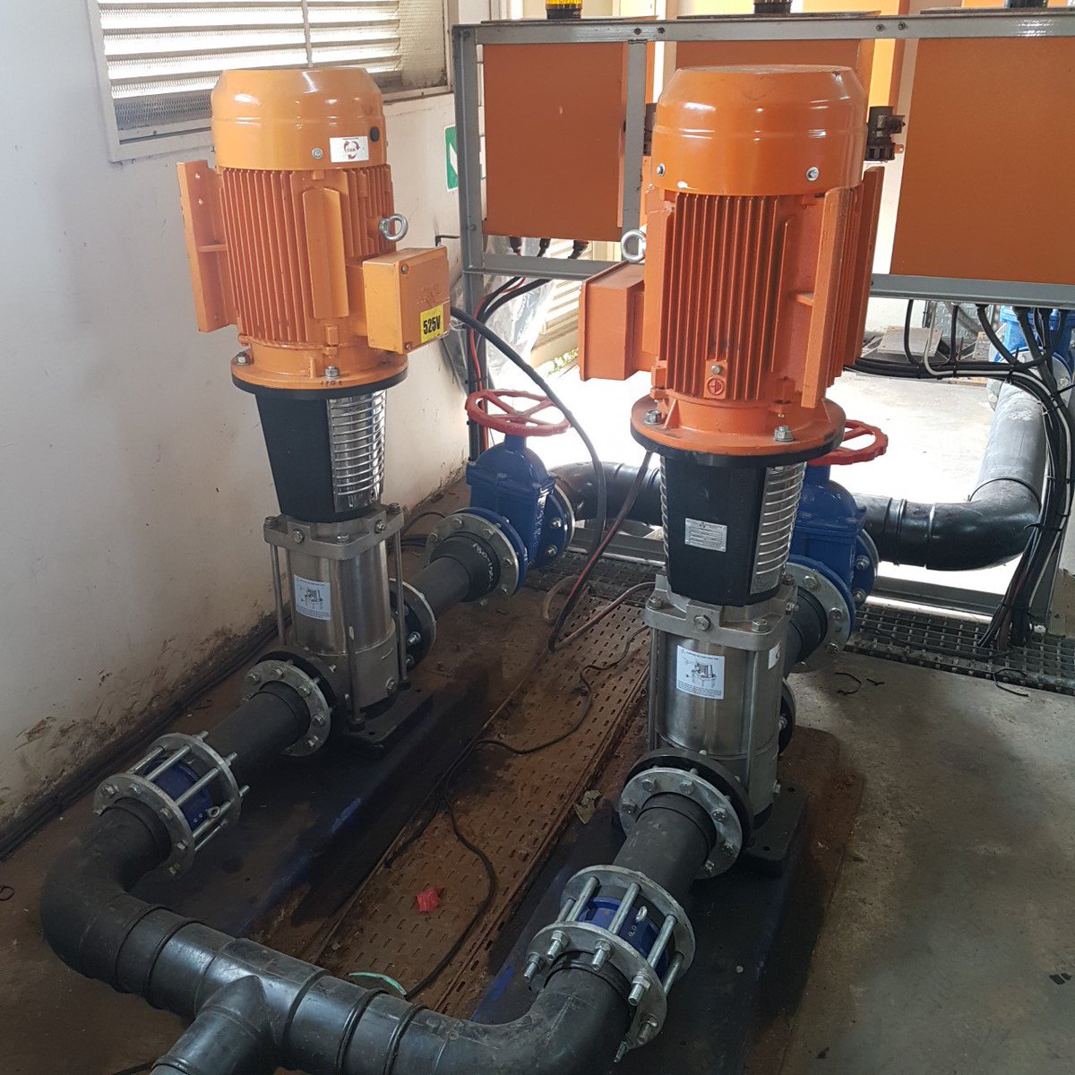 mrs_engineering's tweet photo. Taking up 75% less floor space than a horizontal #pump with electric motor drive, multistage #centrifugal pumps have been a popular choice in water reticulation plants installed by Mechanical Rotating Solutions in recent years.  https://t.co/wBEf7ibuxh https://t.co/eMIGOqOwN7