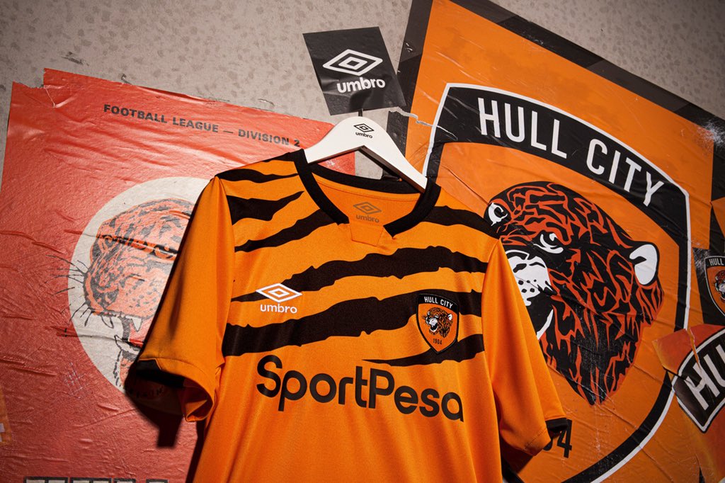 キッツタウン Kitstown Umbro ハル シティafc 19 シーズンの新ホームユニフォーム ハルシティafc ハルシティ タイガース Hullcityafc Hullcity Thetigers Tigers Hcafc Umbro ユニフォーム サッカー フットボール Football