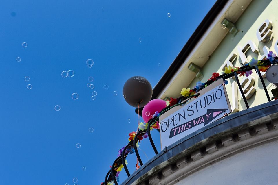 #OpenQuarter begins today! Stop by <a href="/Quarterhouse_UK/">Folkestone Quarterhouse</a> at 5.30pm for #ConnectingCreatives tonight; then enjoy 9 more days of open studios, #exhibitions, #workshops &amp; #events along Tontine Street, The Old High Street &amp; beyond! tiny.cc/sau97y #Folkestone #Kent #Art #Creative