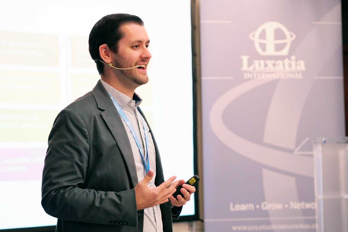 Luxatia_intl's tweet photo. Back for Day 2 at the World #DigitalProcurement Summit. Matthew Deem, from @MDLZ examining the stages of the #procurement40 #digitalization journey at the #WDPS2019 https://t.co/V0c2W7BJNz