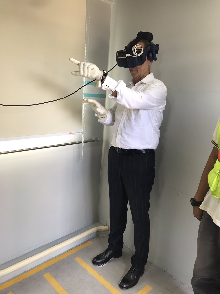 Arcadis CEO Peter Oosterveer undertaking the virtual safety induction at Merdeka PNB 118 project. Great Samsung initiative #SafetyFirst #ArcadisAsia