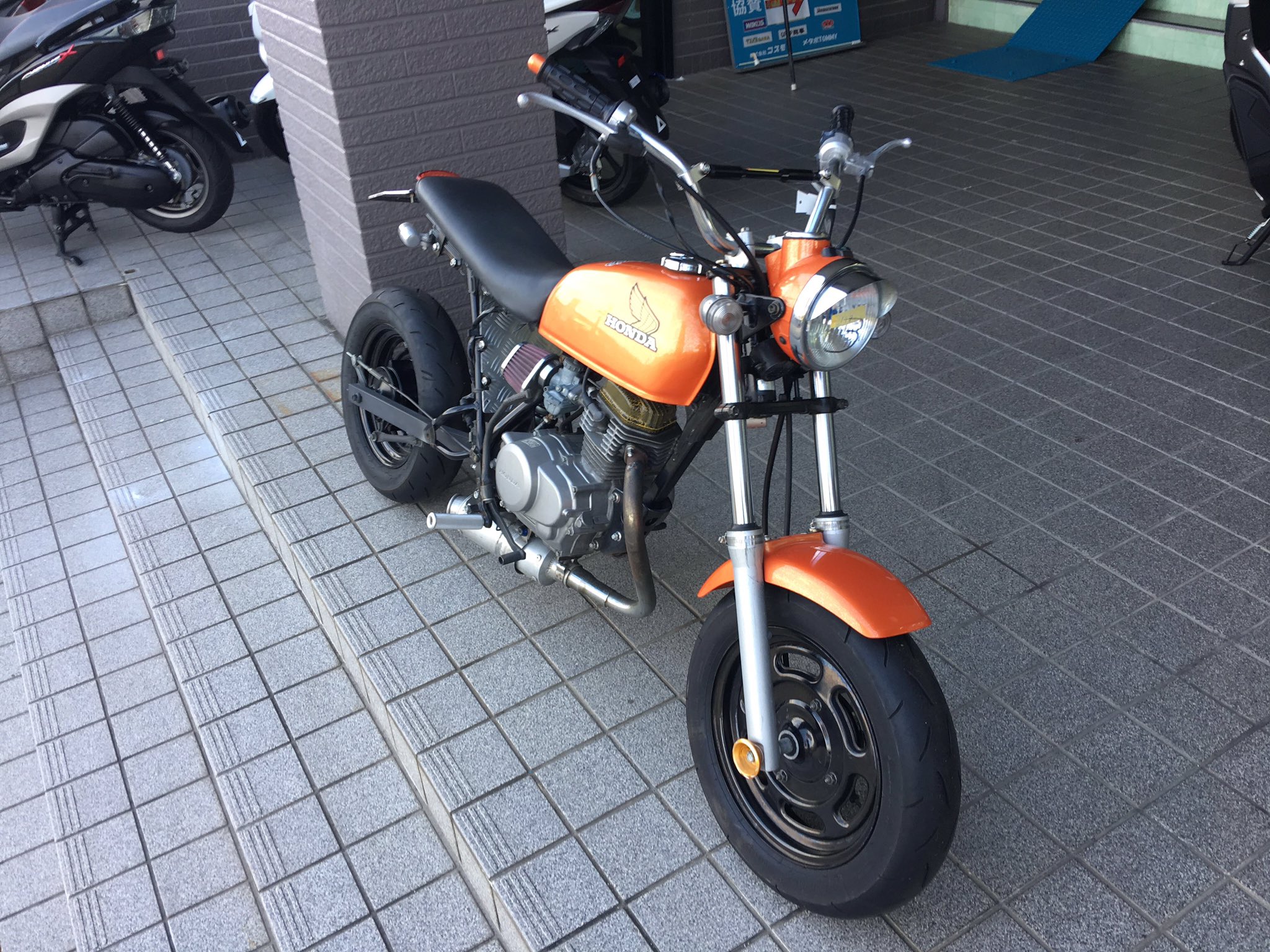 Club P 1 ホンダ エイプ50 ロンスイ Amp スカチュンでカスタムされたエイプ50中古車ですぅ オレンジラメのオールペン コレ気になりますって方はグーバイクのpride 1を検索お願いいたします Pride1 Clubp1 岡山 オートバイ