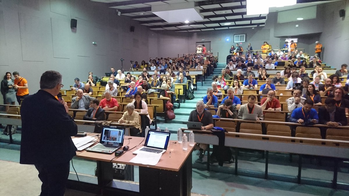 290 inscrits au #sotmfr ça fait un bel amphi pour parler cartographie #openstreetmap #osmfr