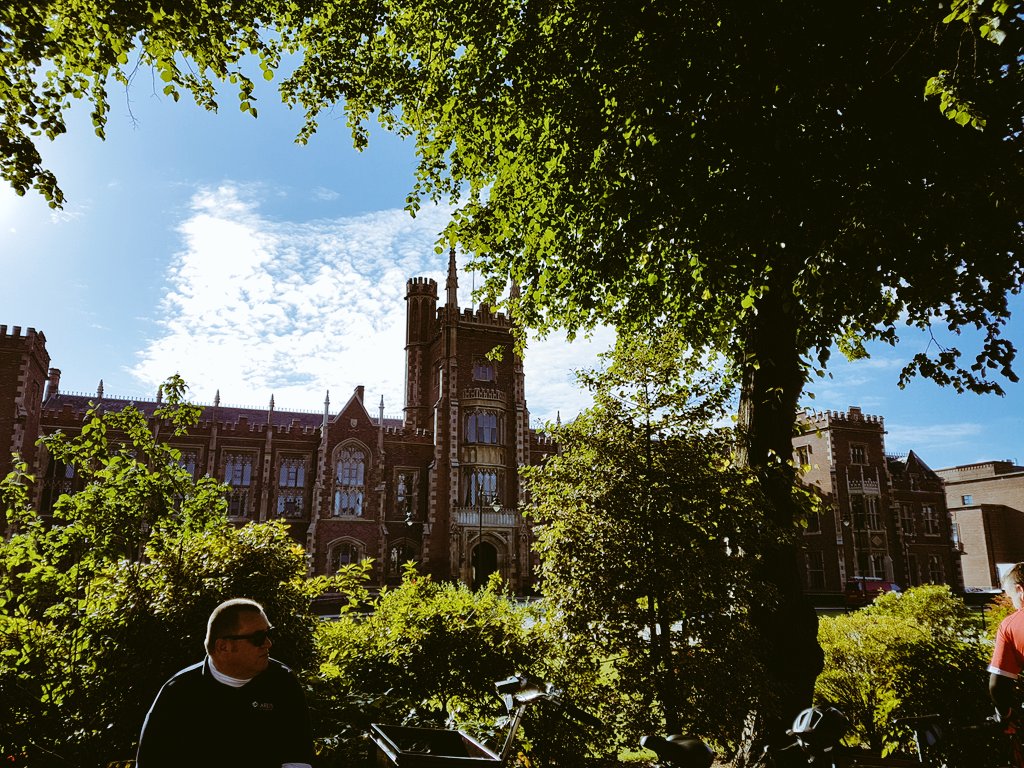 petertkelly1's tweet image. Nice start to a Friday, Ride on Belfast #ROB7. With coffee and bacon rolls at City Hall. Few @EY_Ireland MIA - Roger 🤔