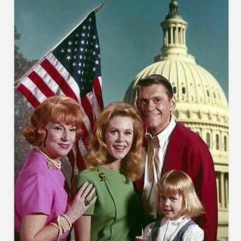 BewitchedSerial's tweet photo. BEWITCHED - Cast Gallery - June 3, 1966. (Photo by ABC Photo Archives/ABC via Getty Images)AGNES MOOREHEAD;ELIZABETH MONTGOMERY;DICK YORK;ERIN MURPHY
#BewitchedSerial https://t.co/AAlIvIGZim